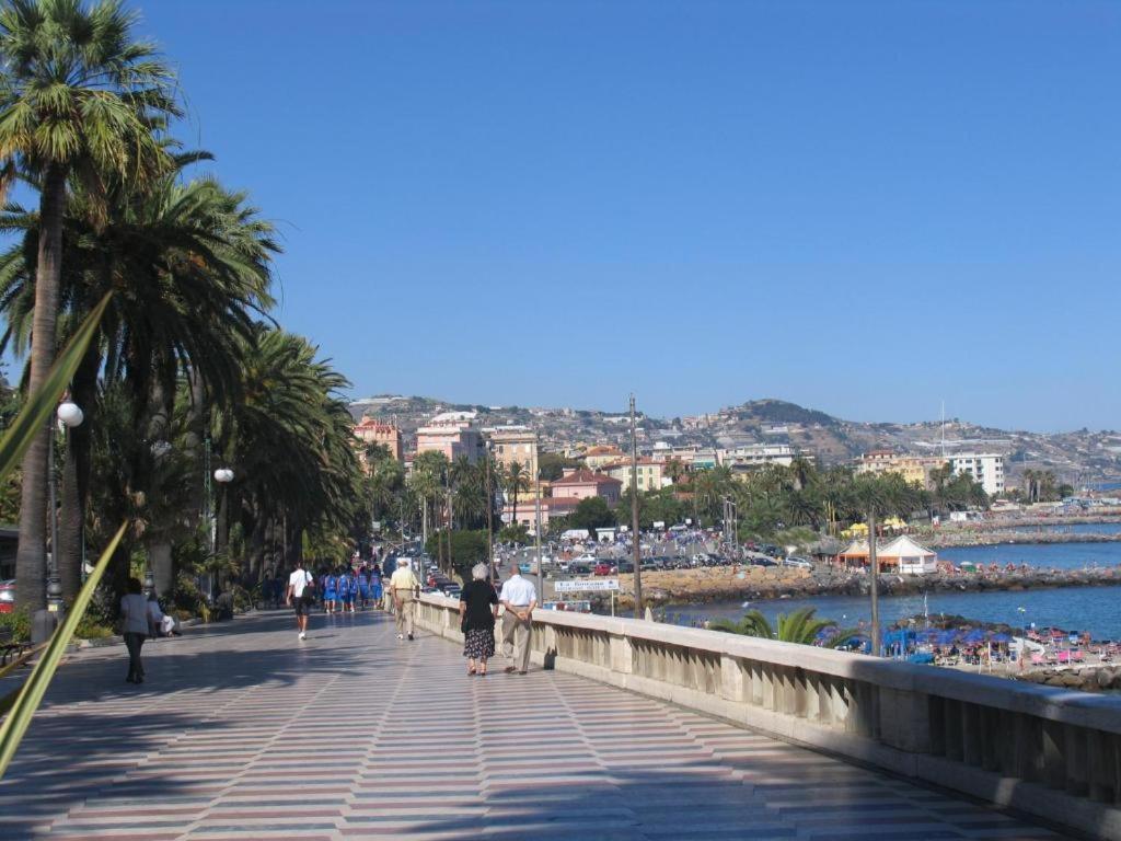 Casa Vacanza Rossella Sanremo Esterno foto